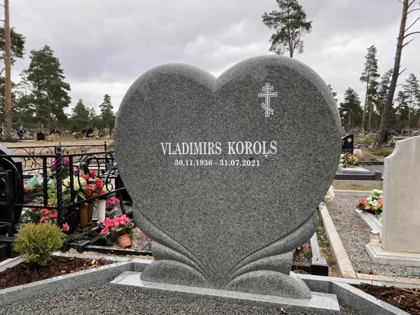 3. Kapu piemineklis GRANITE.LV